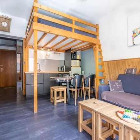 アパート Warm Haven In With Balcony *