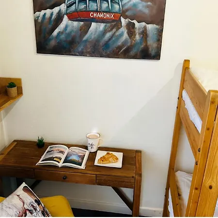 Warm Haven In With Balcony