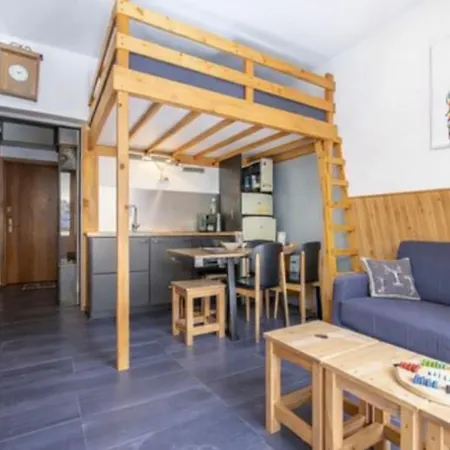 Apartment Warm Haven In With Balcony