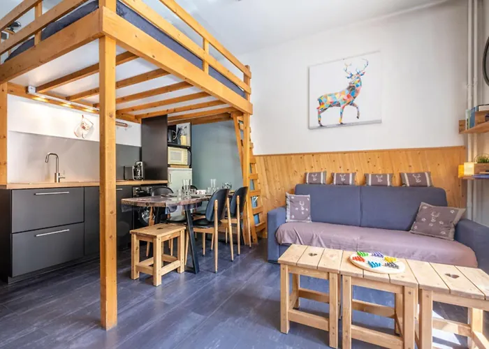 Warm Haven In With Balcony Appartement *