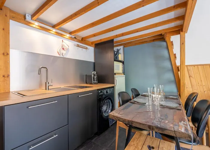 Appartement Warm Haven In With Balcony *