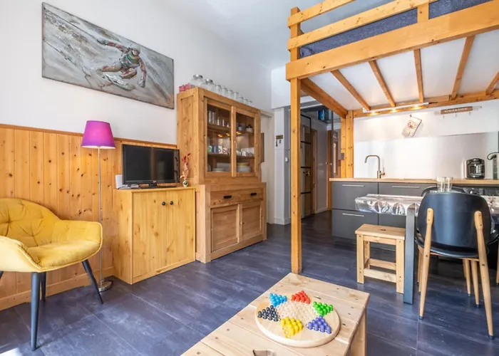 Warm Haven In With Balcony *