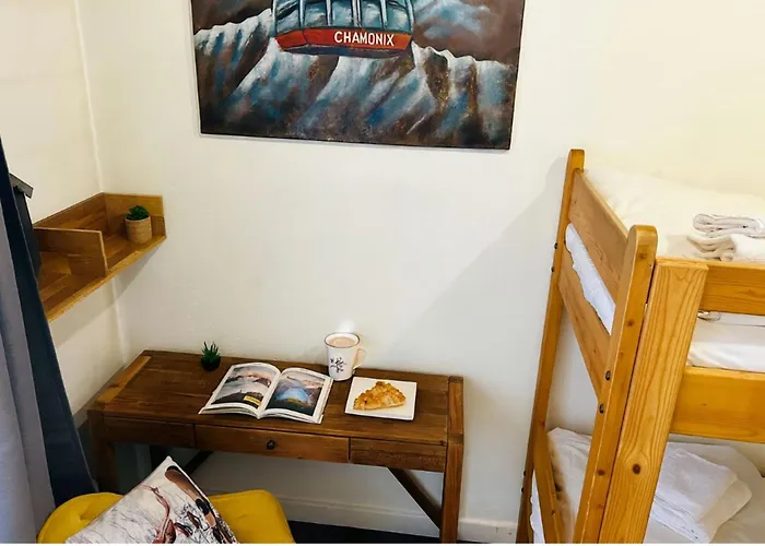 Warm Haven In With Balcony